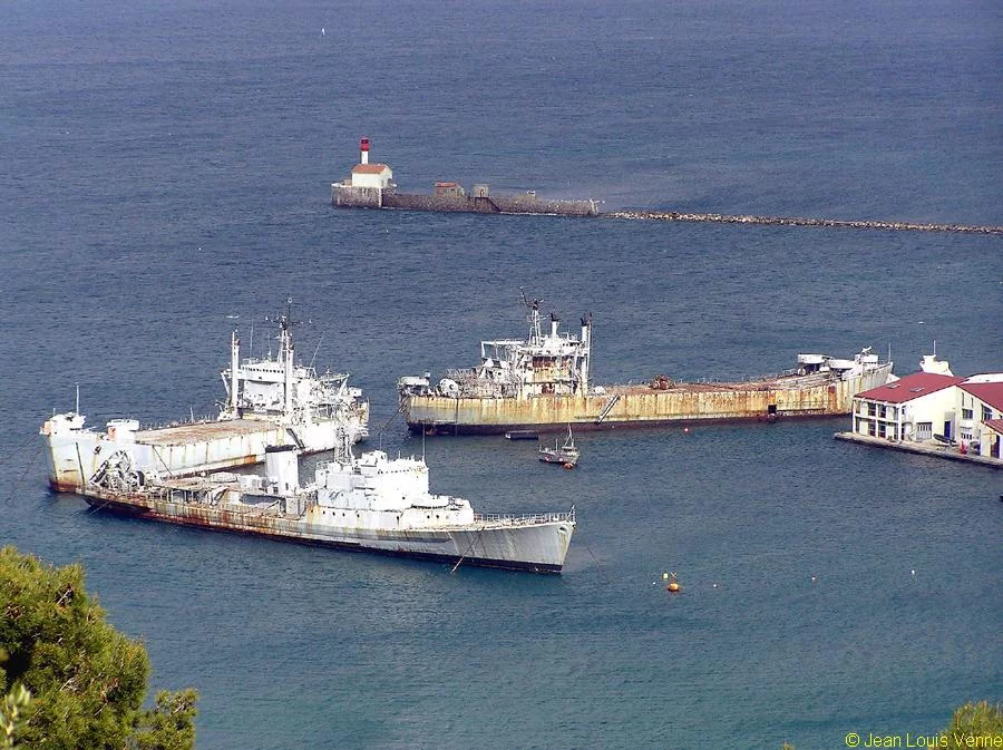 Les brise-lames de l’école de plongée avant l’arrivée de la Rance