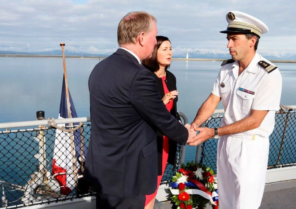 En escale à Nelson, le « Prairial » reçoit le soutien des autorités néozélandaises à la France