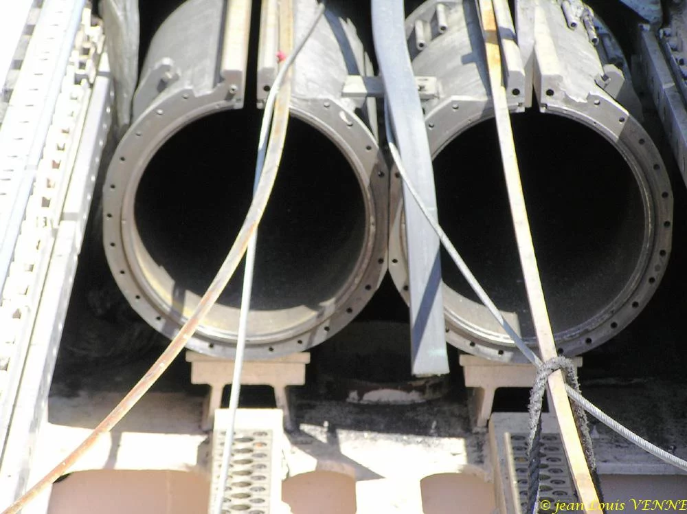 Les 2 pistons de la catapulte