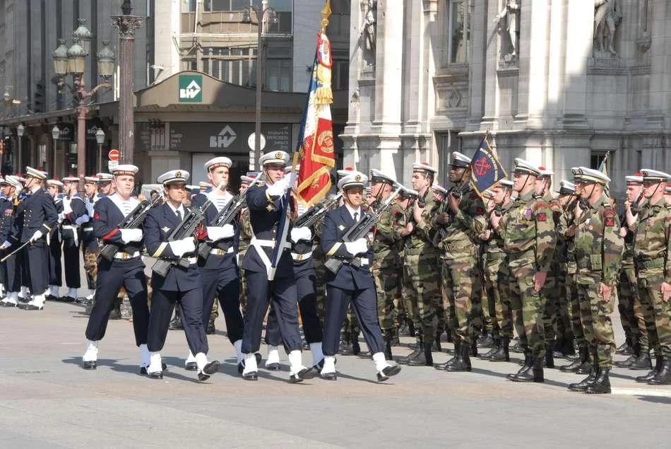 Remise du drapeau du Régiment Blindé des Fusiliers Marins
