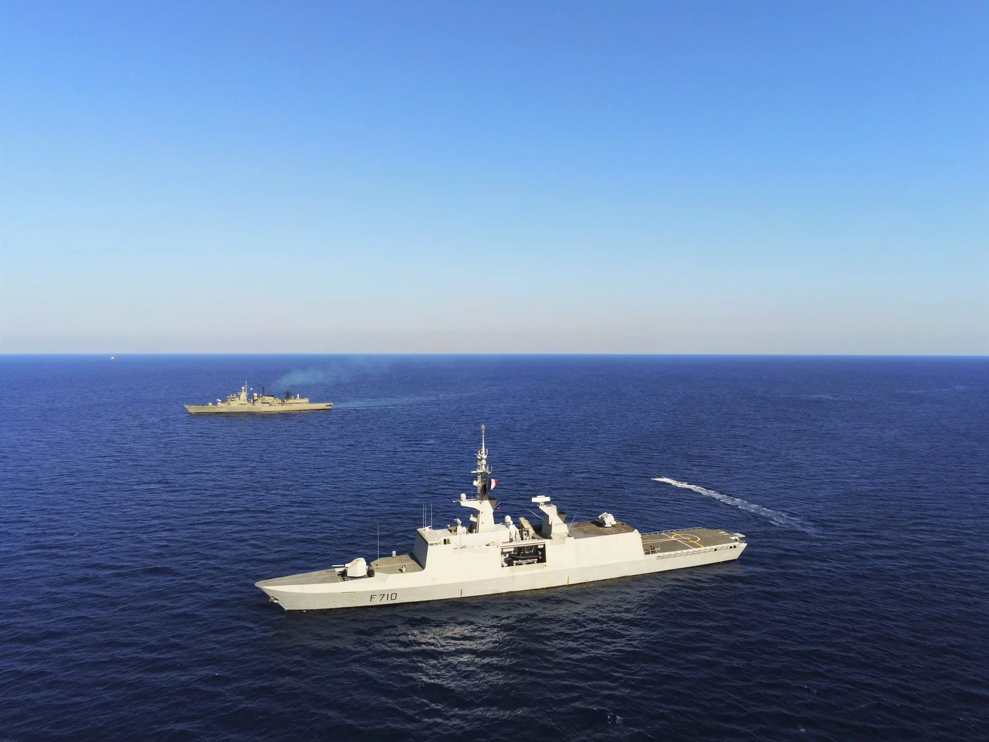 La frégate La Fayette et la frégate grecque Nikoforos