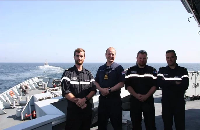 Les états-majors du Cormoran et du HMS Tyne