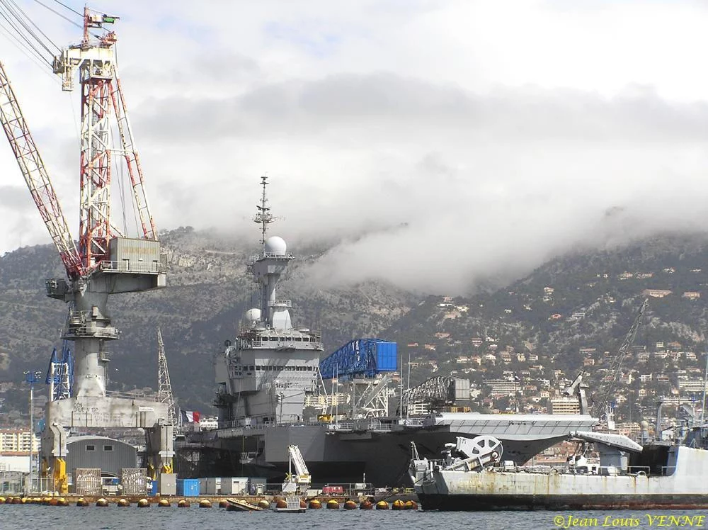 Peinture de lâ€™Ã®lot/passerelle du Charles de Gaulle