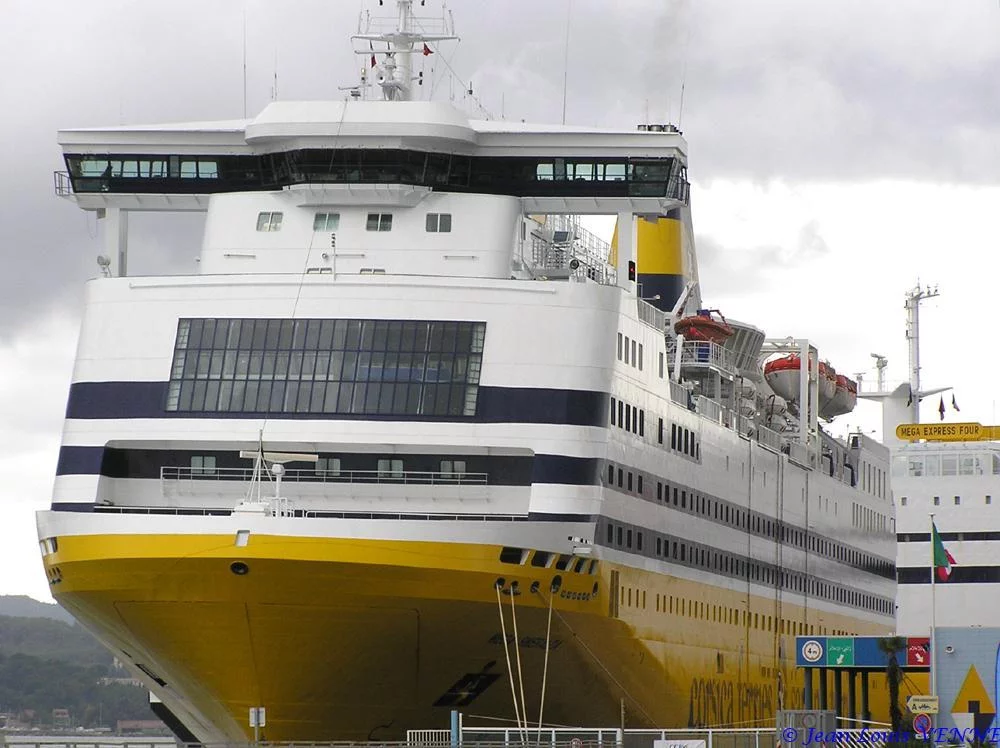 Première escale toulonnaise pour le « Méga Smeralda » 