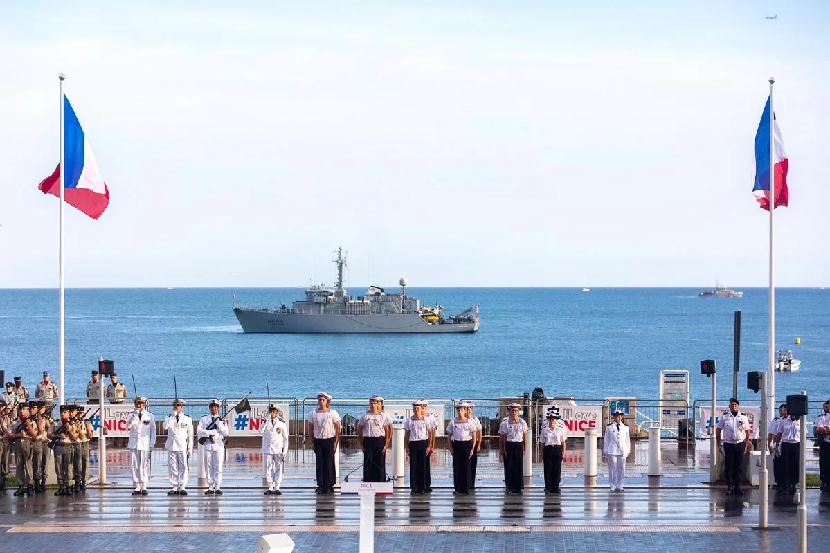 Le chasseur de mines Capricorne à Nice pour le 14 juillet