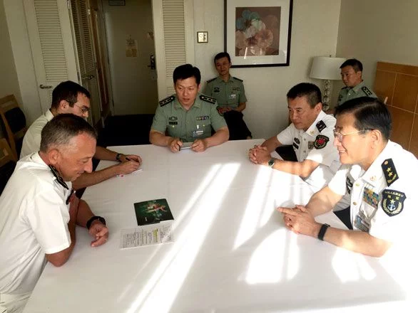 L’amiral Morio de l’Isle a rencontré le vice-amiral Su Zhiqian, commandant la flotte de l’Est de la marine chinoise