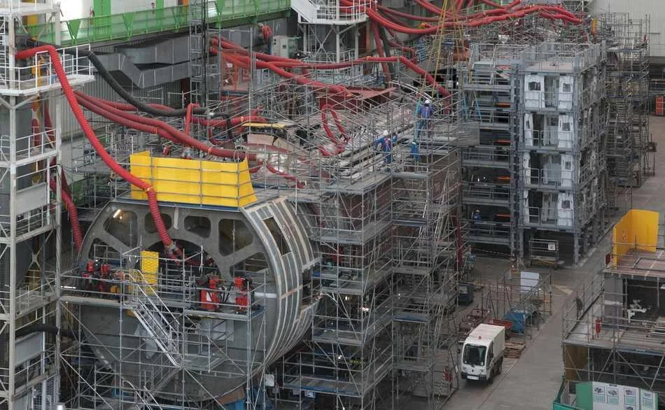 Le Suffren en cours de construction à Cherbourg