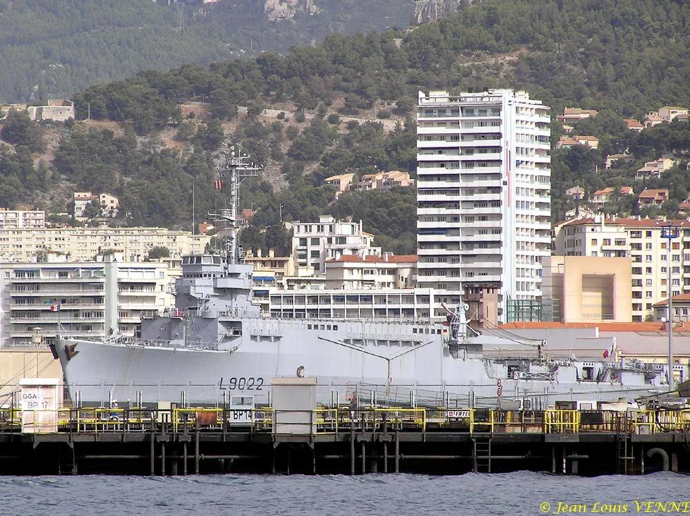 L’Orage reste seul à quai