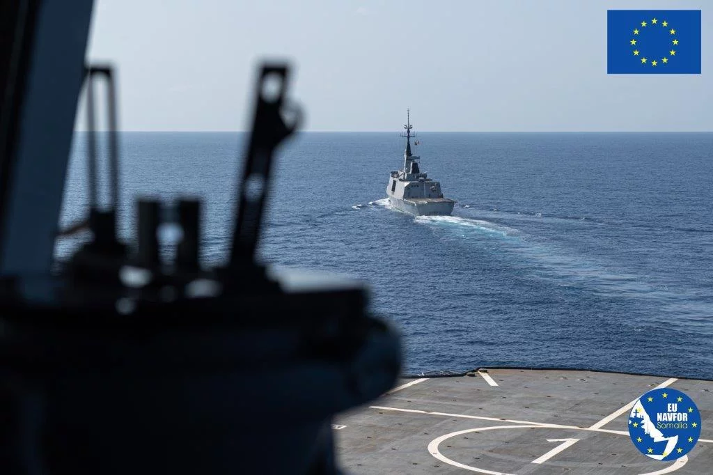 La frégate Guépratte, vue depuis le Mistral