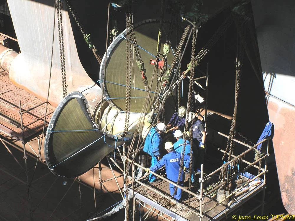 La seconde hélice du porte-avions