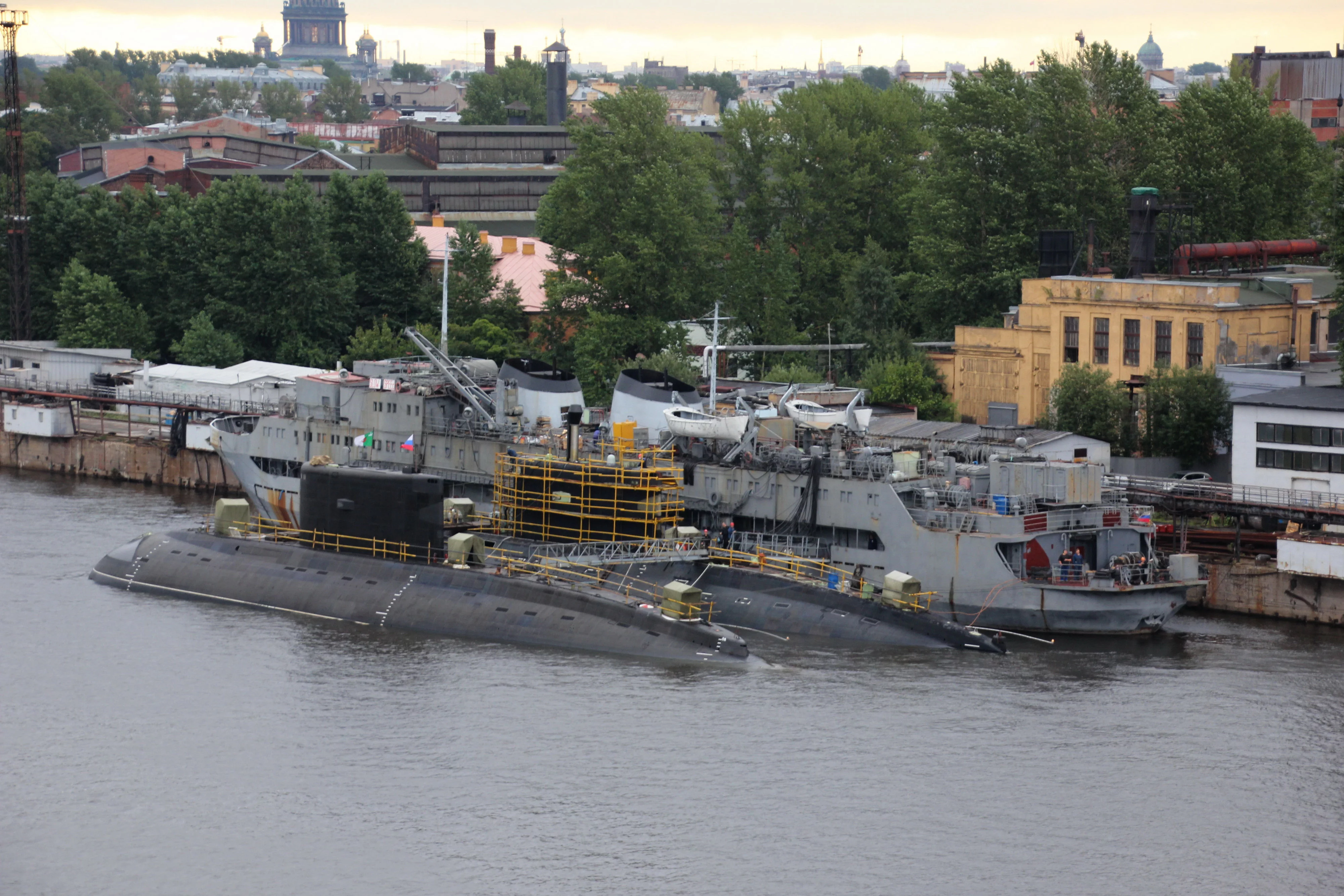 Un sous-marin algérien en achèvement à St-Péterbourg