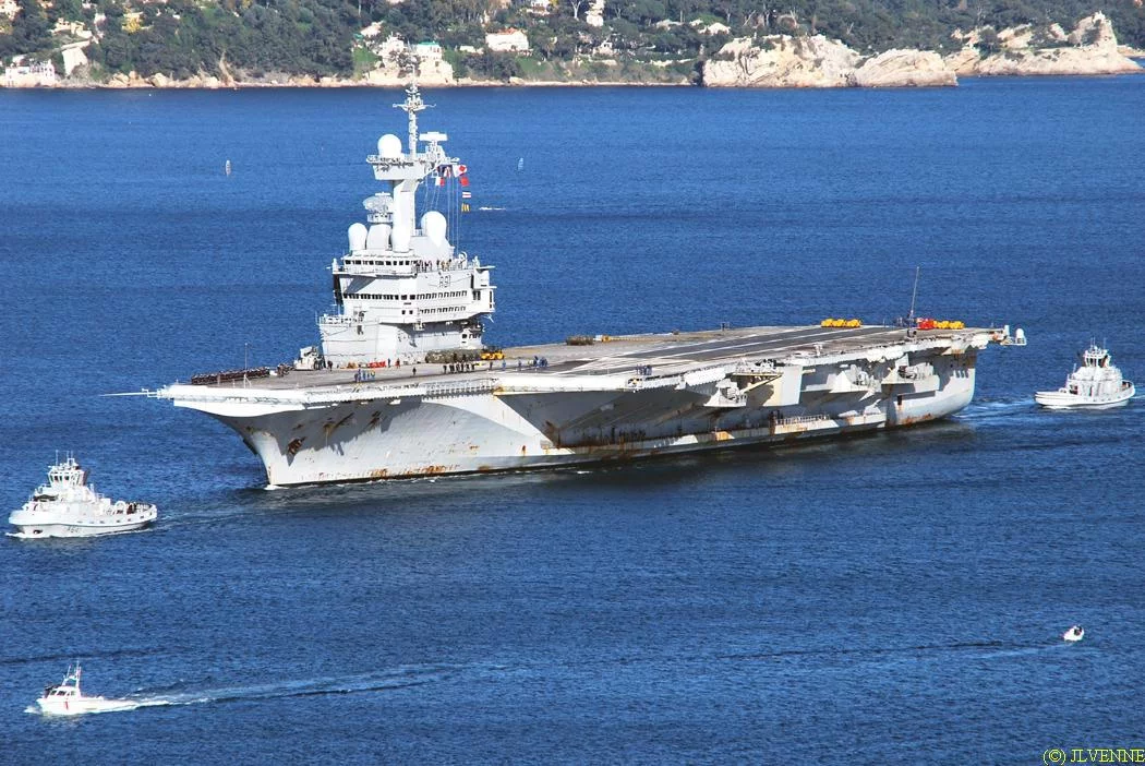 Le porte-avions Charles de Gaulle rentre de la mission Agapanthe