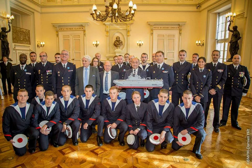 La délégation du Dixmude reçue à la mairie de Marseille