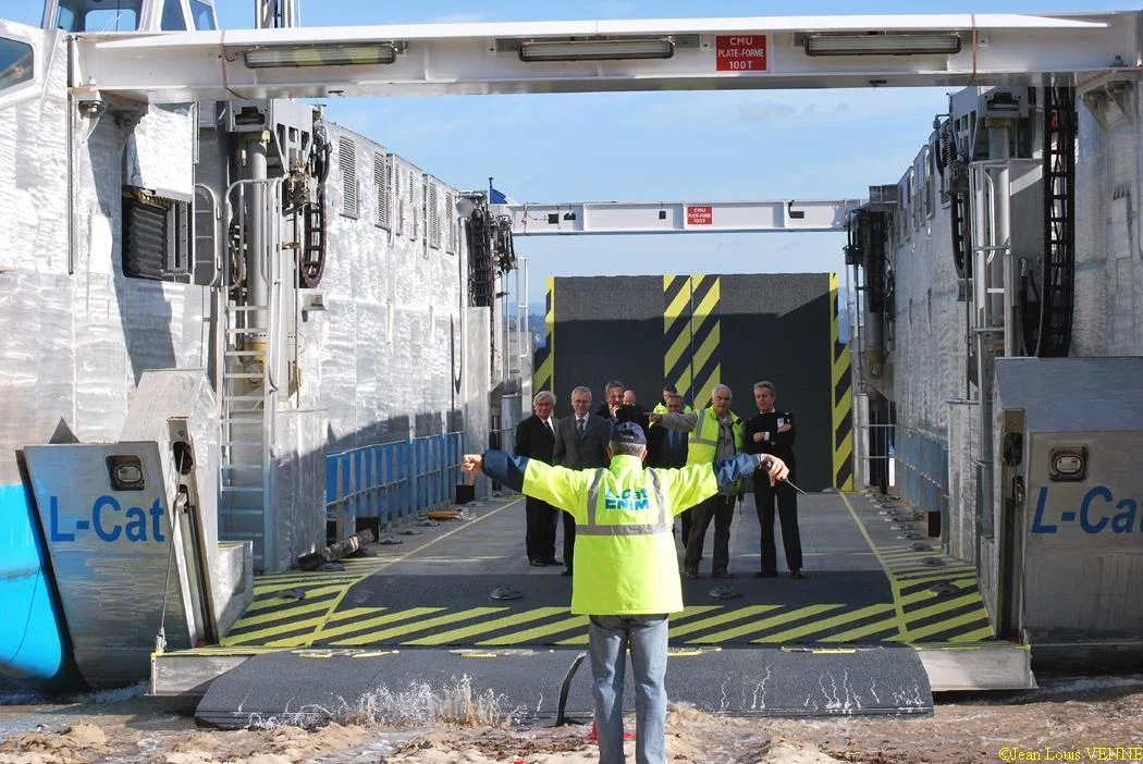 Le préfet maritime assiste à une démonstration du L-CAT