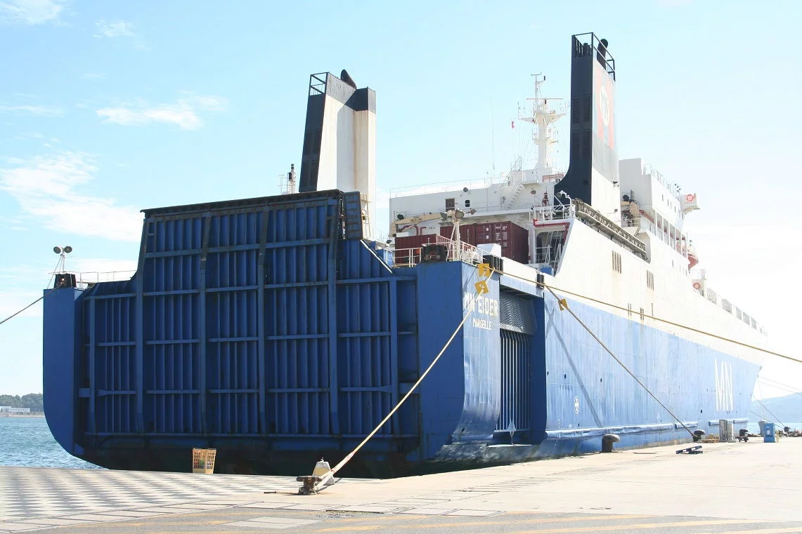 L'Eider, navire affrété par la marine nationale