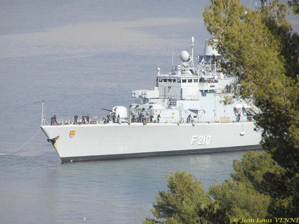 La frégate allemande Emden à Toulon