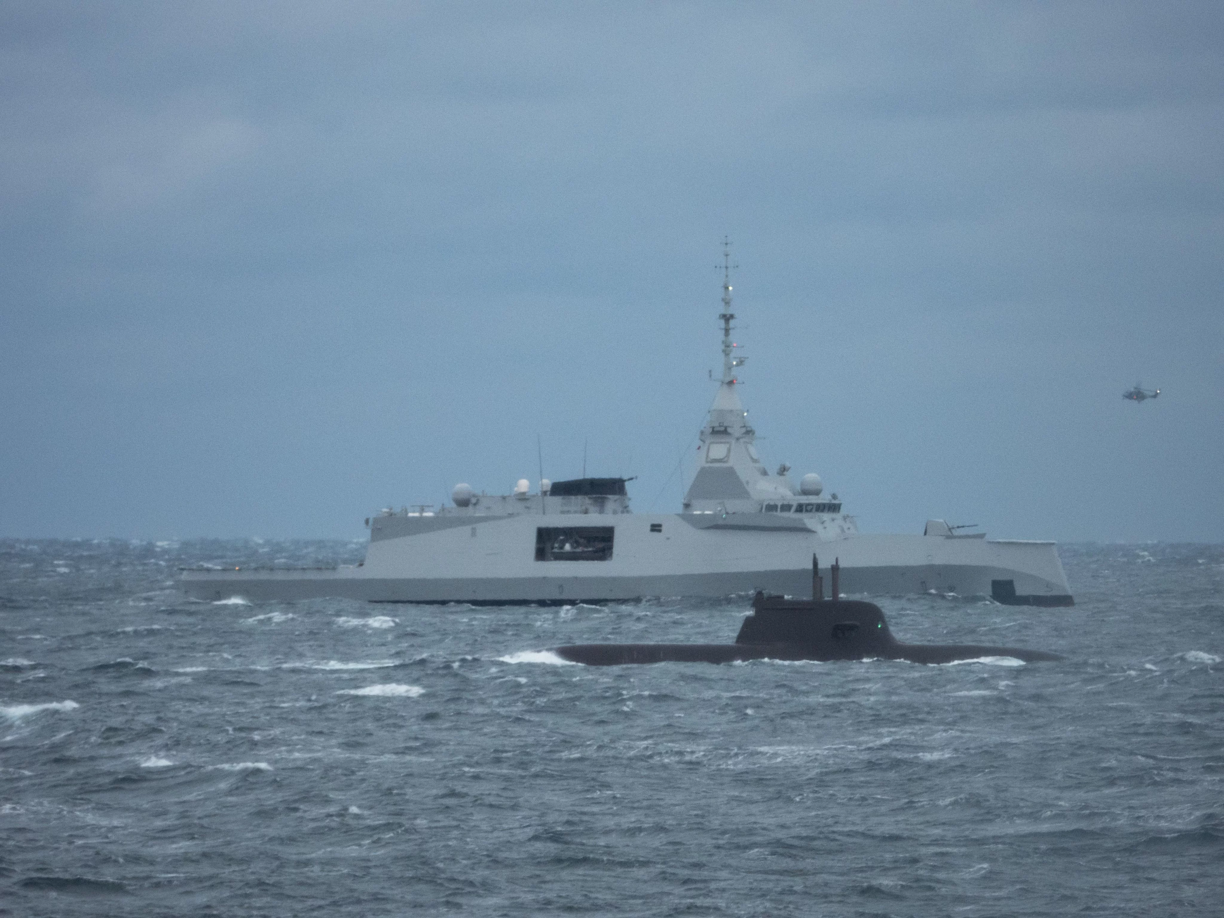 La frégate Amiral Ronarc'h et un sous-marin allemand (classe 212A)