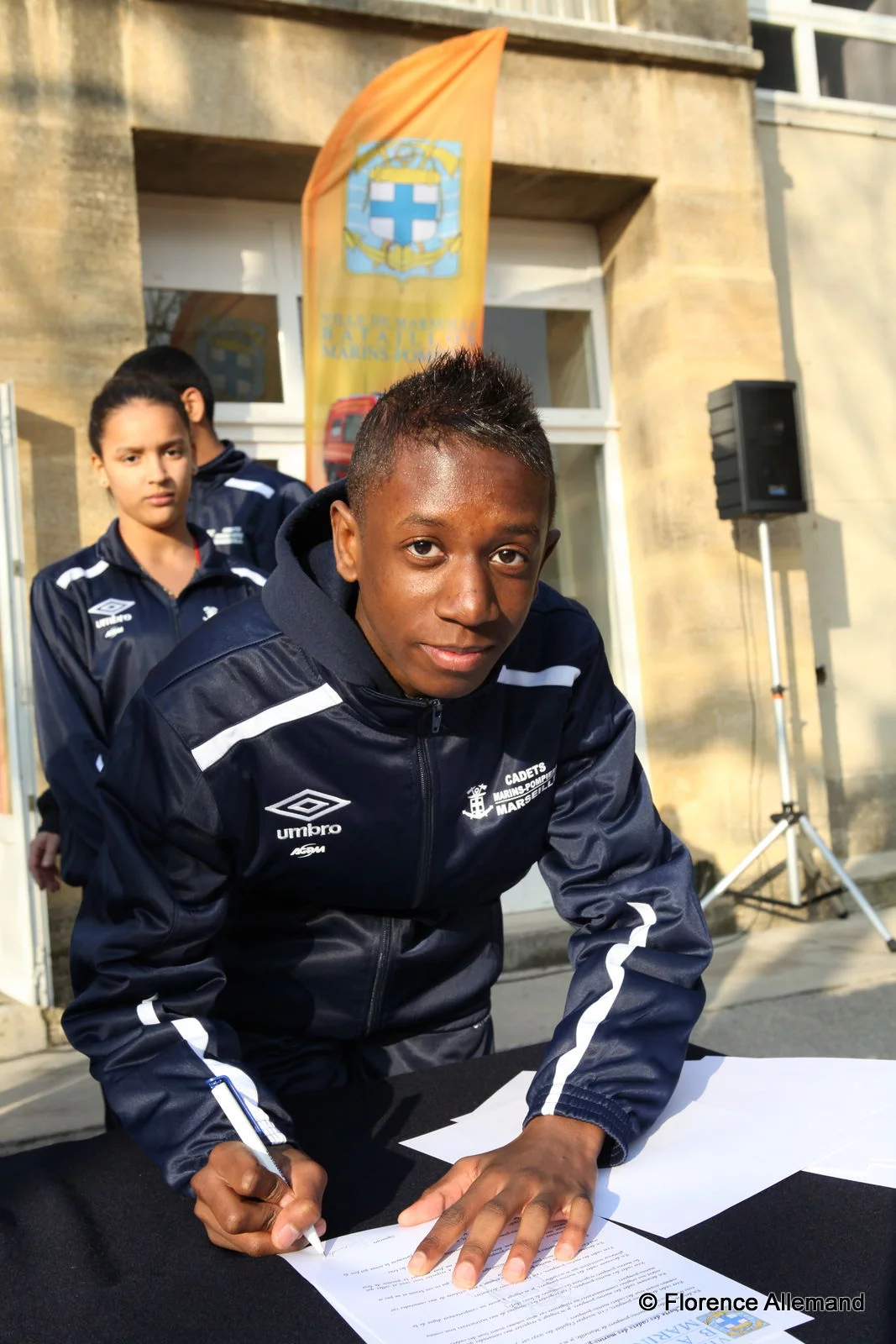 Signature de la charte par la première promotion de cadets du Bataillon des marins-pompiers de Marseille