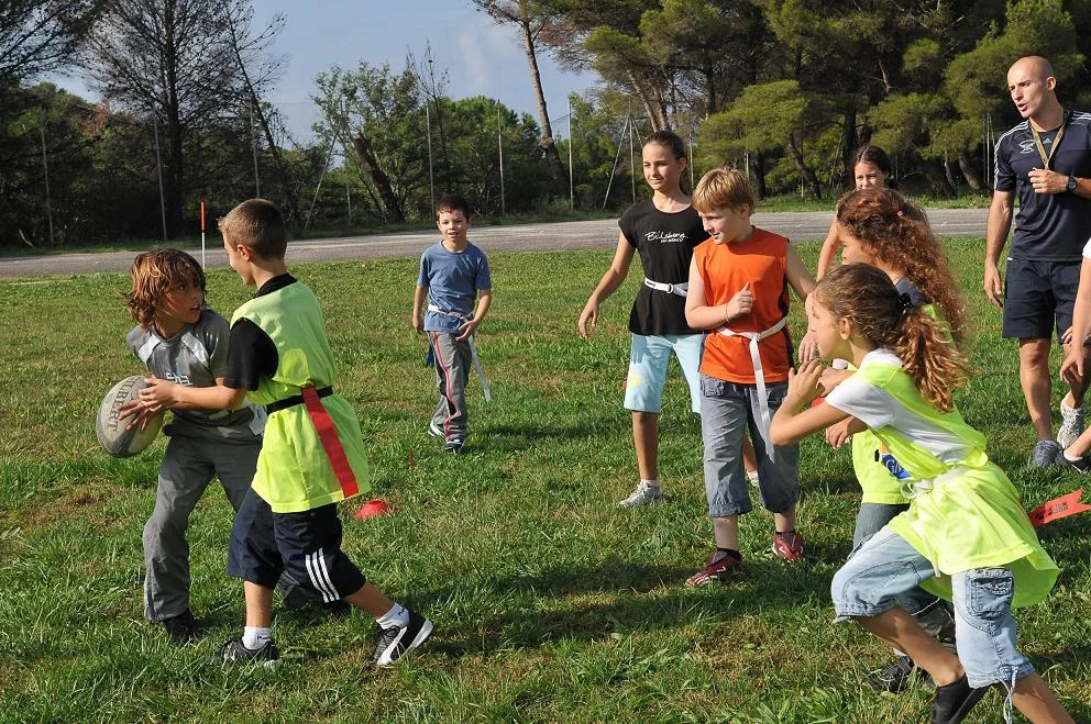 Des écoliers de St-Mandrier pratiquent le sport au CIN