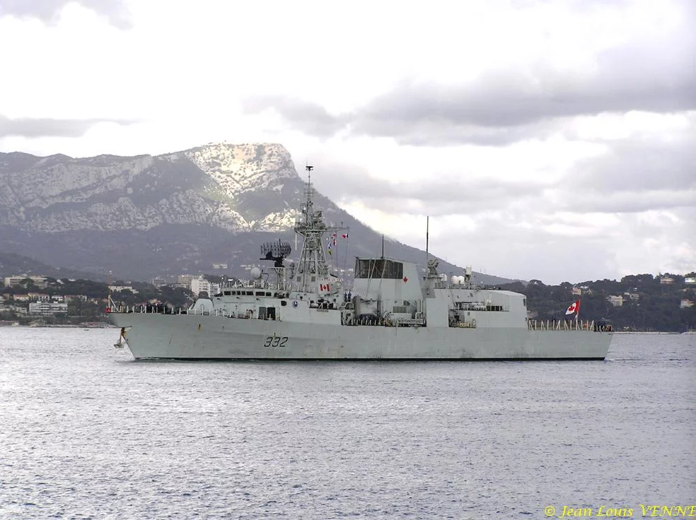 Arrivée à Toulon de la frégate canadienne Ville de Québec