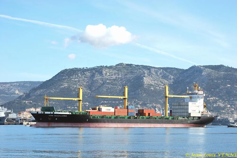 Arrivée à Toulon du porte-conteneurs Magallanes