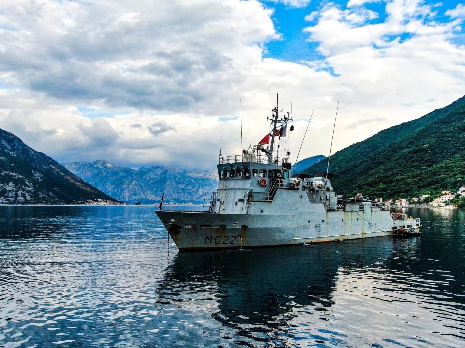 Le bâtiment de plongeurs démineurs Pluton au Monténégro