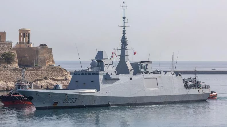 La frégate Languedoc arrive à La Valette (Malte)