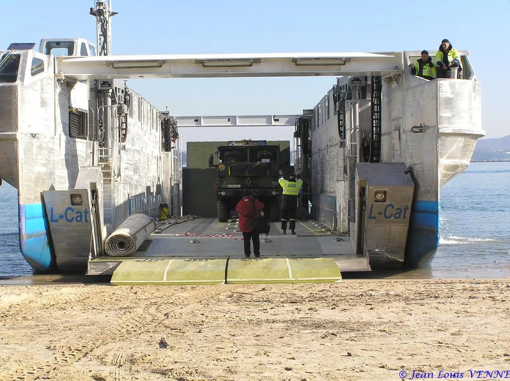 Premier plageage du L-CAT avec matériel roulant