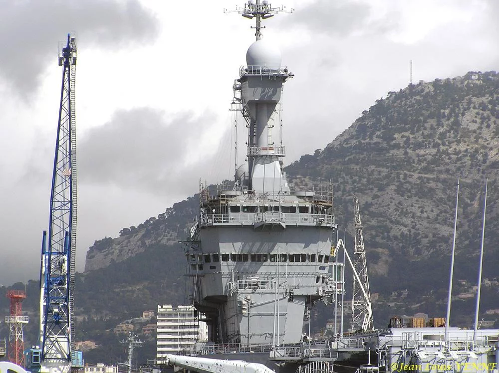 Peinture de lâ€™Ã®lot/passerelle du Charles de Gaulle