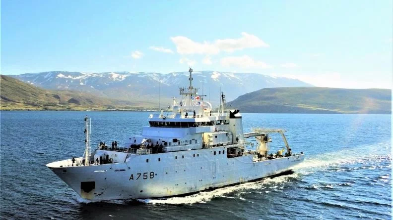 Le bâtiment hydrographique Beautemps-Beaupré dans le Grand Nord