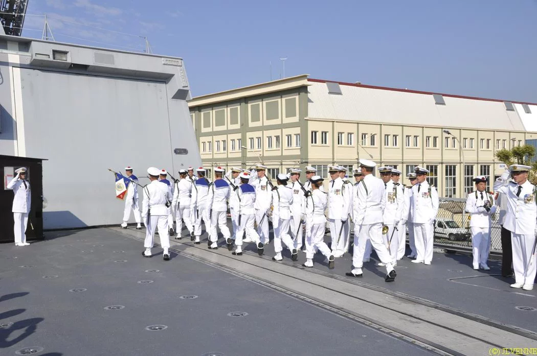 Départ de la garde d'honneur