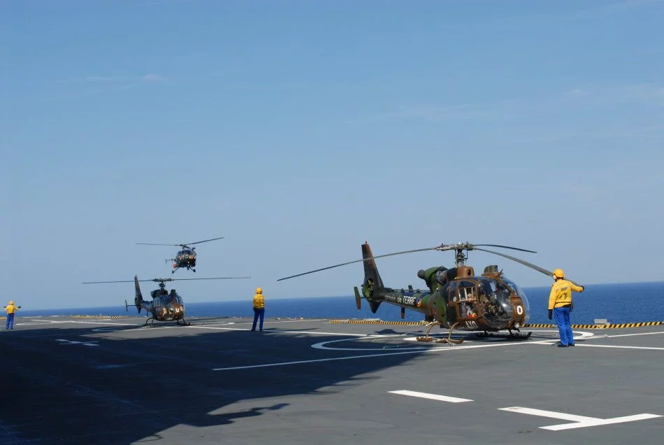 Le ballet aérien a réuni des rotors de l’armée de terre et de la base aéronautique navale de Hyères