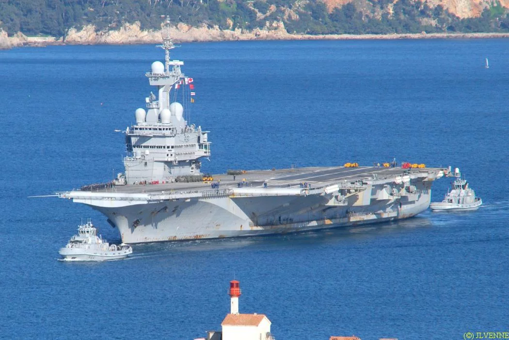 Le porte-avions Charles de Gaulle rentre de la mission Agapanthe