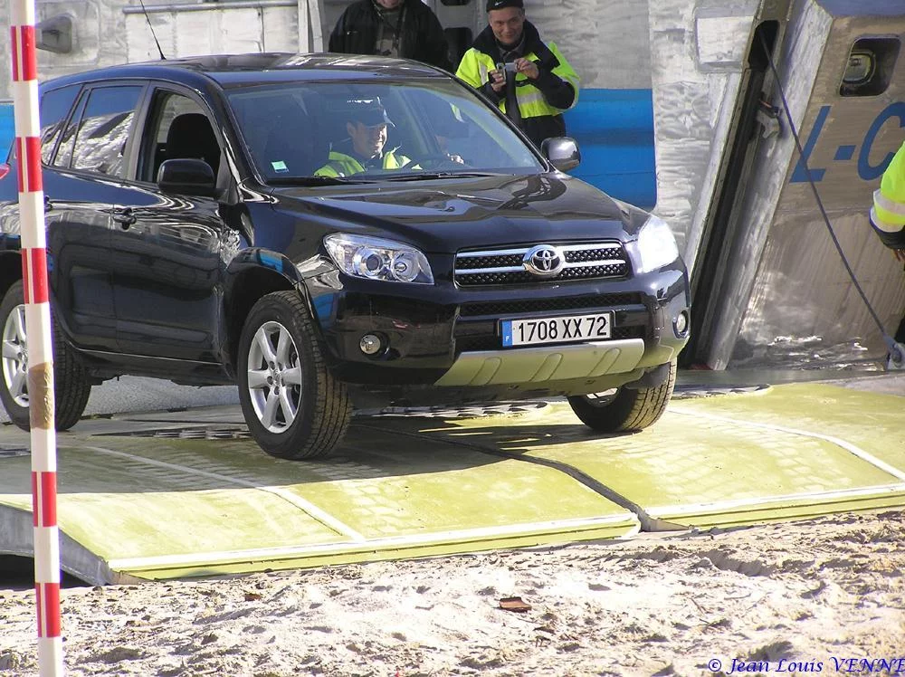 Premier plageage du L-CAT avec matériel roulant