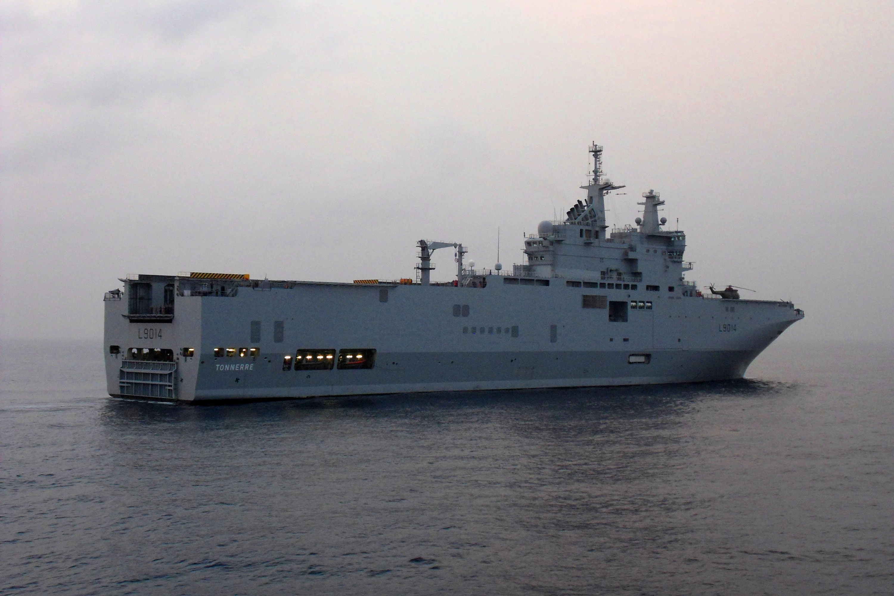 Le porte-hélicoptères Tonnerre