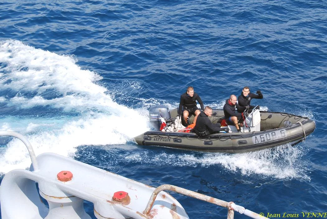 Le Zodiac des plongeurs du bord