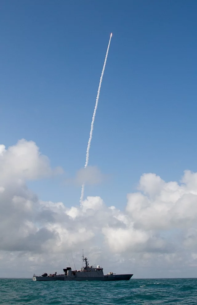La Gracieuse protège un tir de fusée Ariane