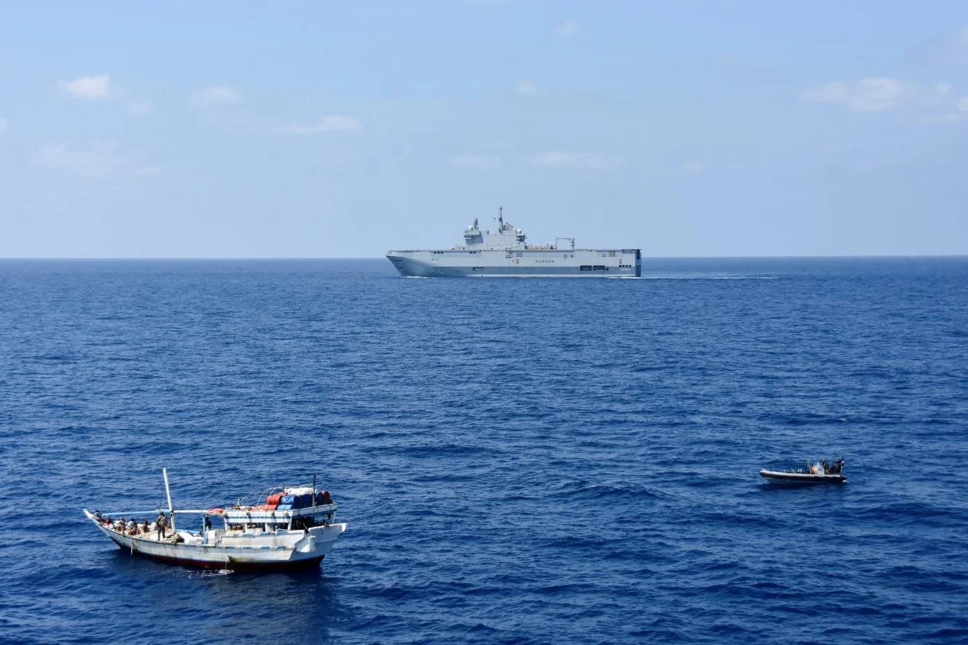 Le Tonnerre participe à la lutte contre la piraterie en océan Indien