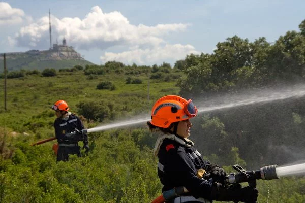 2 lances en action sur les pentes du massif de l'Etoile