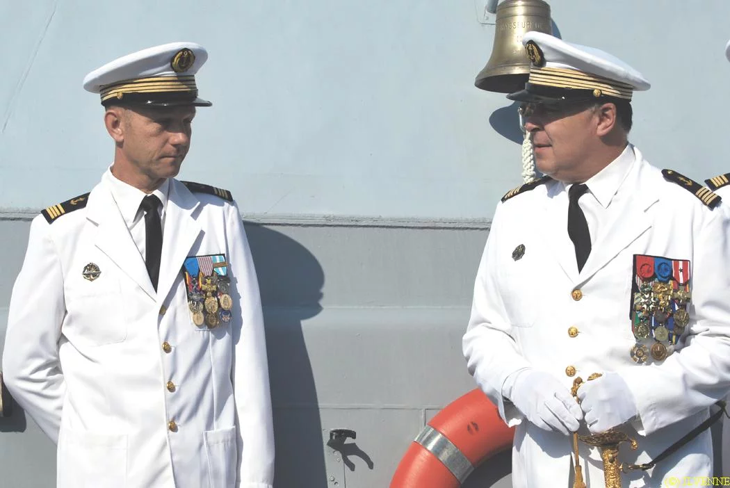 Le CV Jubelin et le commandant prenant