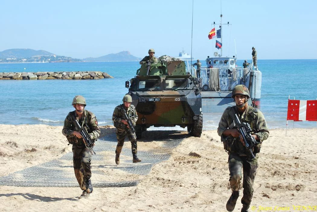 Les fantassins se dispersent