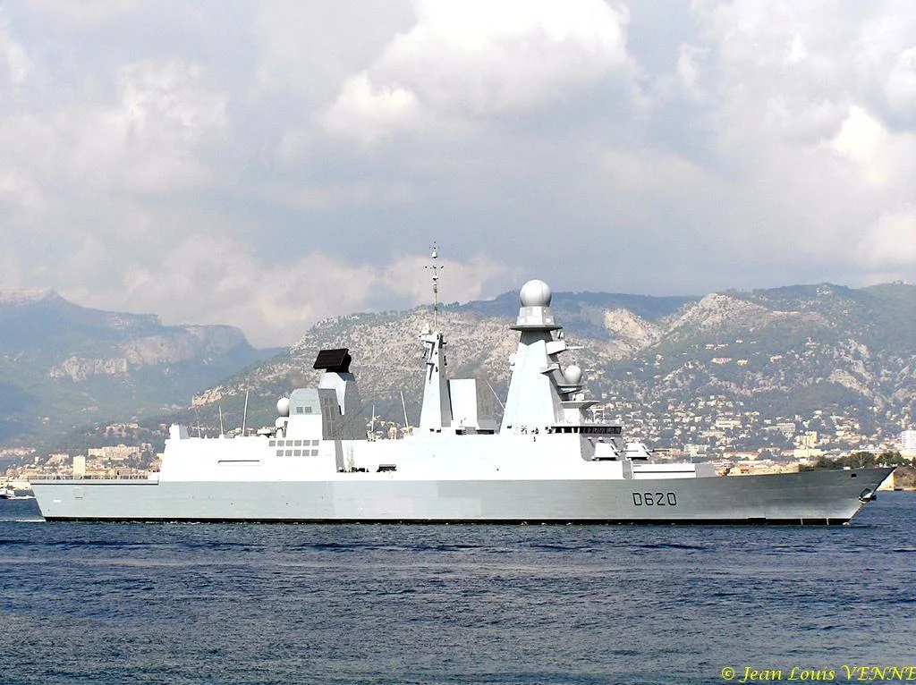 Le Forbin appareille de Toulon