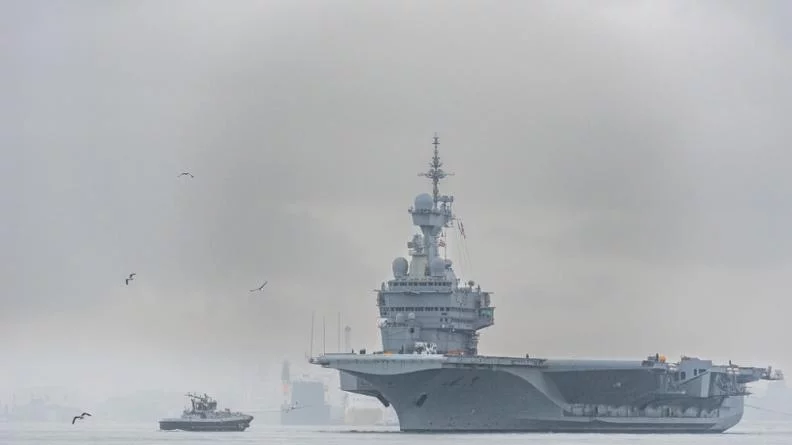 Le porte-avions Charles de Gaulle