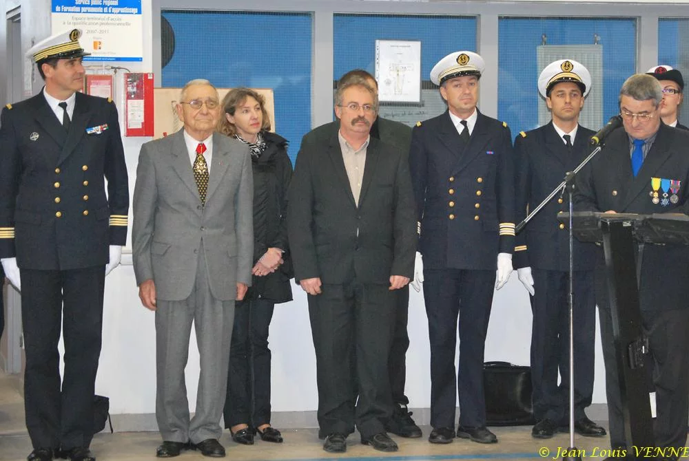 Les autorités assistant à la cérémonie