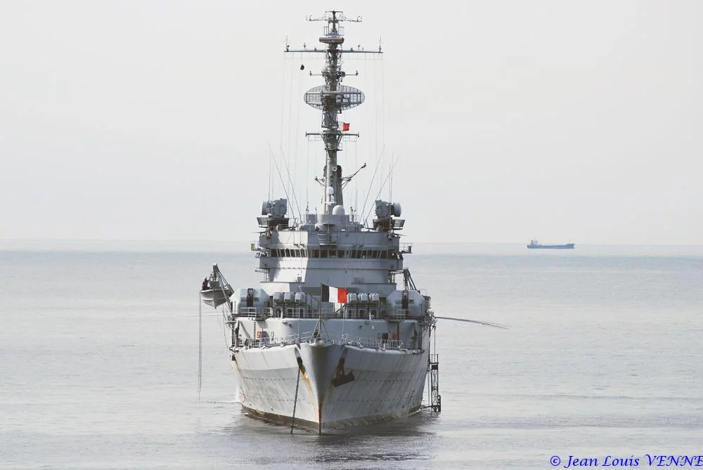 La Jeanne d’Arc au mouillage devant Toulon