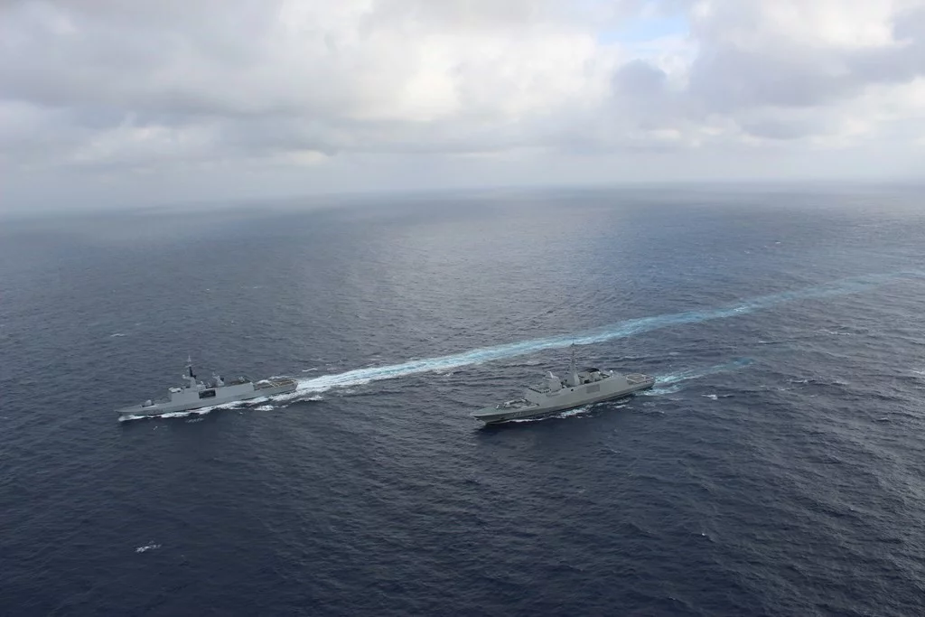 La frégate Guépratte et la frégate multi-missions (FREMM) Mohammed VI de la Marine royale marocaine