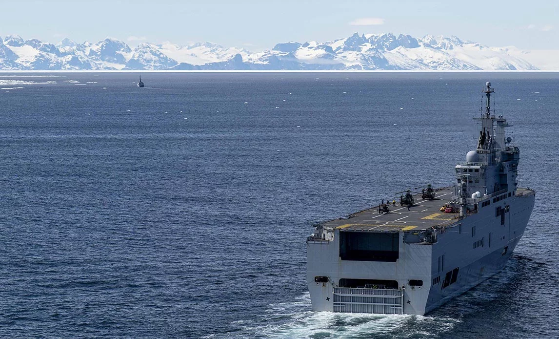 Le porte-hélicoptères Mistral