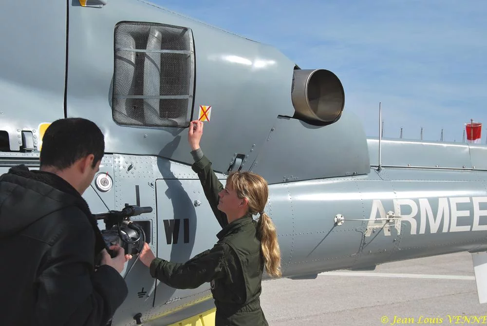 La pilote répond aux questions de la presse