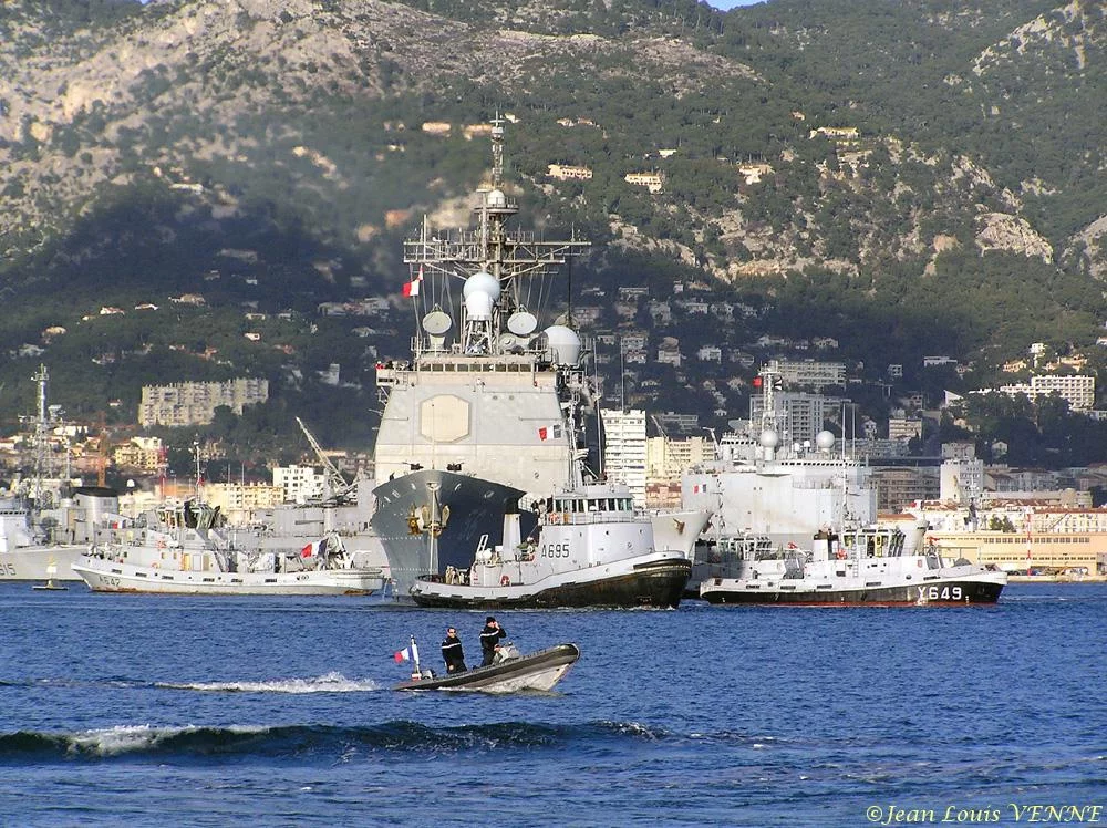 Le San Jacinto arrive Ã  Toulon