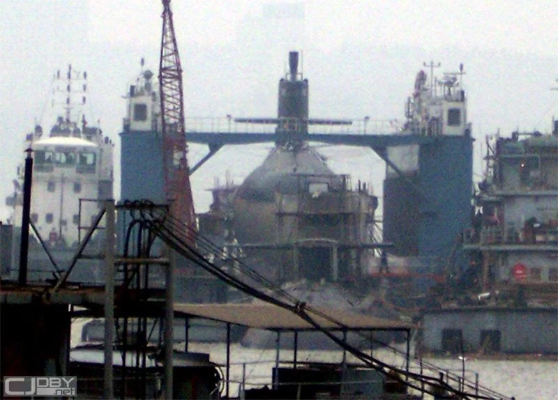 Un nouveau type de sous-marin Chinois ?